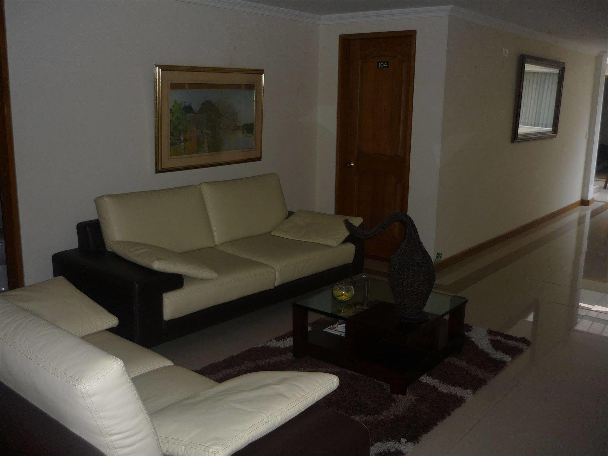 Hotel Casa La Riviera Богота Экстерьер фото