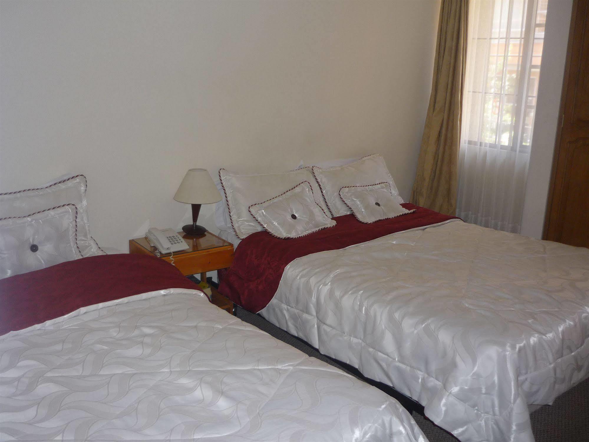 Hotel Casa La Riviera Богота Экстерьер фото