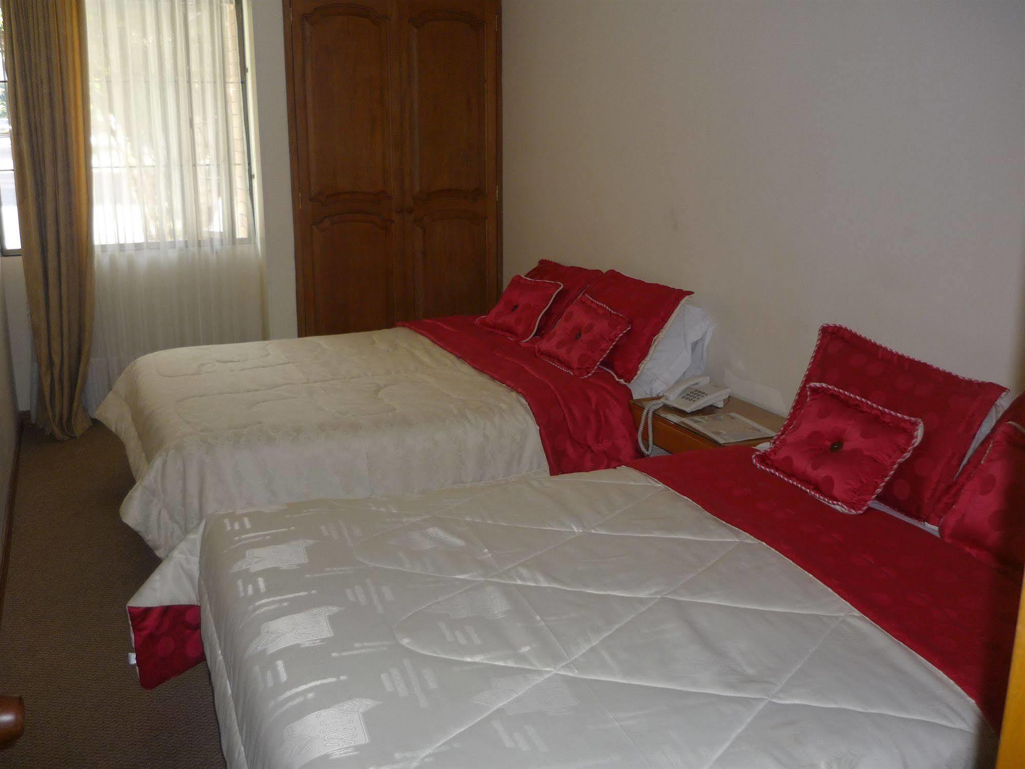 Hotel Casa La Riviera Богота Экстерьер фото