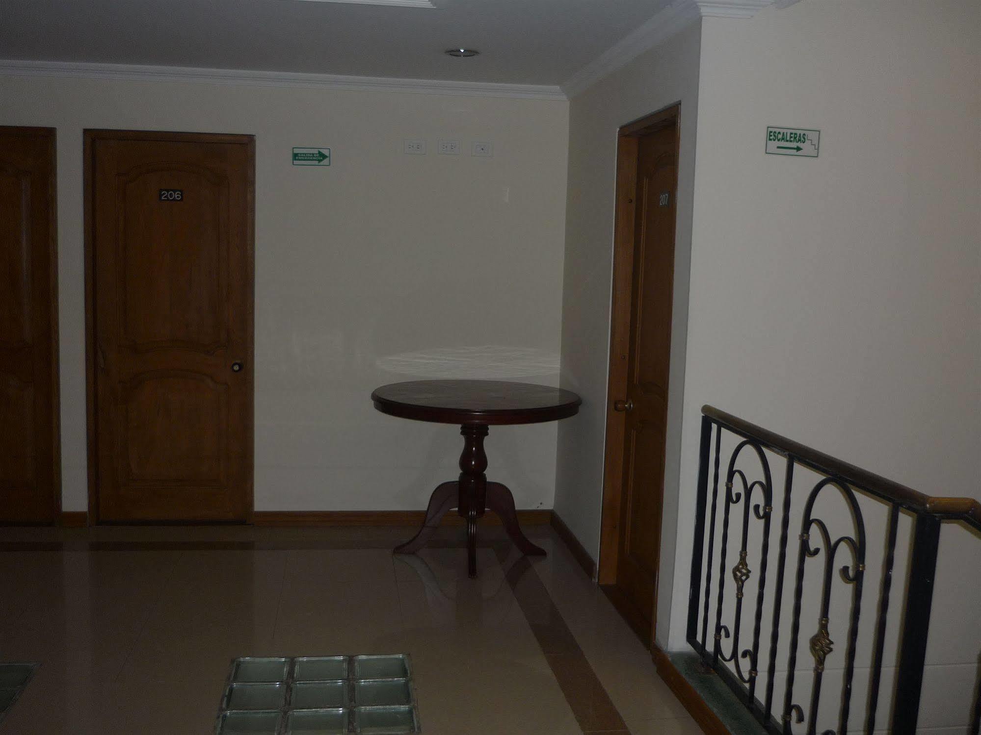 Hotel Casa La Riviera Богота Экстерьер фото